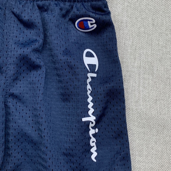 CHAMPION Toddler Boys Vertical Script Mesh Short Size 3T - Picture 2 of 7